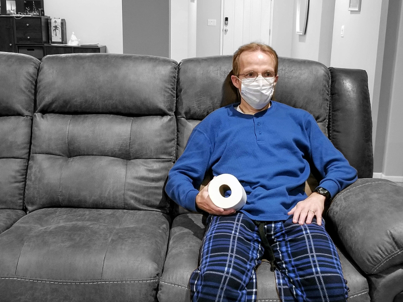 Tom on Couch2-800x800